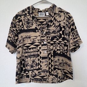 Chico's Black and Tan Hawaiian Print Blouse Top Shirt 100% Silk Size 0